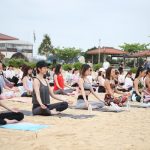 島袋聖南、黒木ひかりらが沖縄のナイトプールで“令和初”の夏を先取り！
