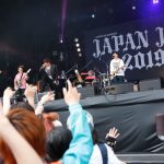 【ライブレポート】ストレイテナーが、3日目のSUNSET STAGEに登場。go!go!vanillas・牧も出演し、1曲で2度おいしい、まさに『KILLER TUNE』を披露！＜JAPAN JAM 2019＞