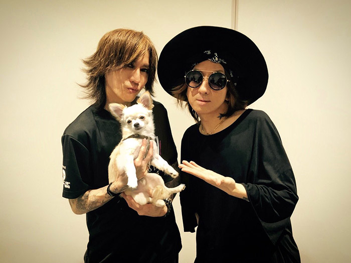 SUGIZO、清春と愛犬の3ショットを公開！清春「わ、やばいこれ　幸せな犬過ぎる」