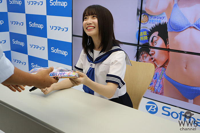 日本イチ制服が似合う女の子来栖りん、一足先に夏セーラー服を披露！