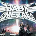 BABYMETAL、グラストンベリー初出演！＆新曲「PA PA YA!!(feat. F.HERO)」ライブMVを公開！