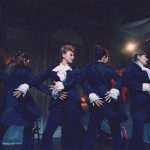 MAX、吸血鬼に扮した新曲ミュージックビデオ公開！テレパシーダンスの次はドラキュラダンス？