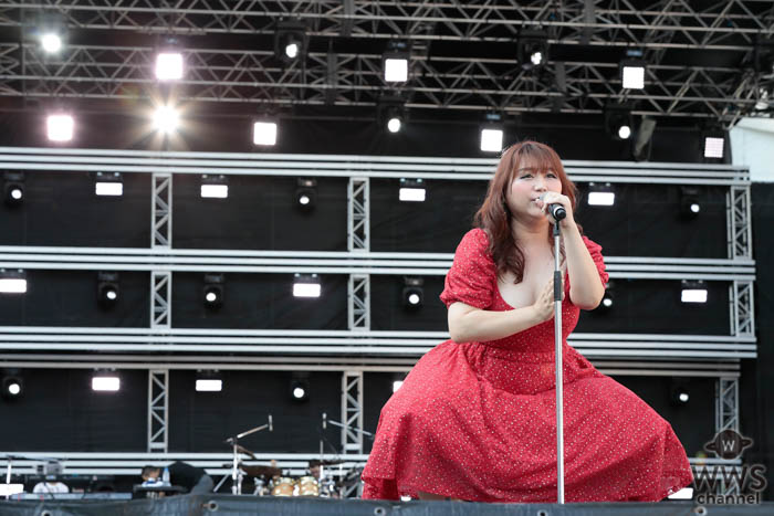 りんごちゃんが「a-nation 2019」大阪公演に赤いドレス姿で登場！＜a-nation 2019＞