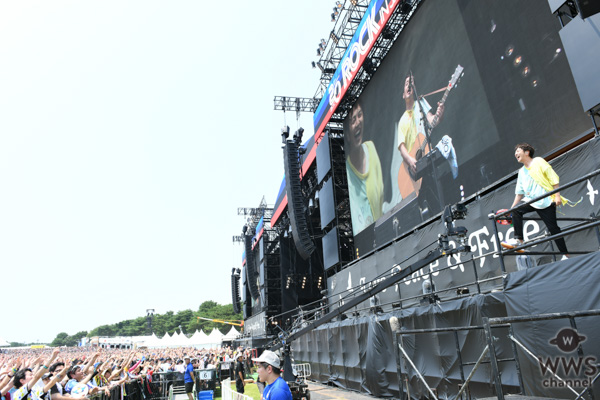 【ライブレポート】 ゆずが2001年以来のGRASS STAGEトップバッターで登場！ 爽快な青空の下、夏色で盛り上げる！