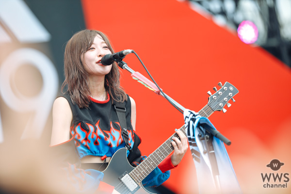 【ライブレポート】SILENT SIRENが夏を感じさせるサマーチューン&パーティーチューンで満員のLAKE STAGEを魅了！＜ROCK IN JAPAN FESTIVAL 2019＞