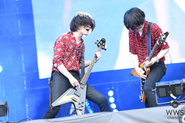 【ライブレポート】[ALEXANDROS]がGRASS STAGEに登場！最高にロックなパフォーマンスで魅了する！＜ROCK IN JAPAN FESTIVAL 2019＞