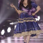 益若つばさが「関コレ2019 A/W」で美麗なドレスランウェイ！＜関西コレクション2019 A/W＞