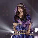 益若つばさが「関コレ2019 A/W」で美麗なドレスランウェイ！＜関西コレクション2019 A/W＞