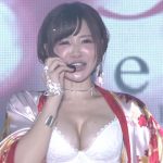【動画】手島優がランジェリー姿のギャルモデルとランウェイでコラボ！＜関西コレクション2019 A/W＞