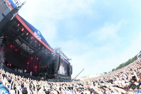 【ライブレポート】クリープハイプが、爽やかな真夏の空の下で『HE IS MINE』など全10曲を披露！〈ROCK IN JAPAN FESTIVAL 2019〉