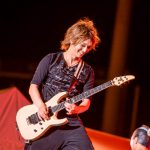 ゴールデンボンバーがヒット曲『女々しくて』で、花火打ち上げのカウントダウンを成功させる！＜2019 神宮外苑花火大会＞