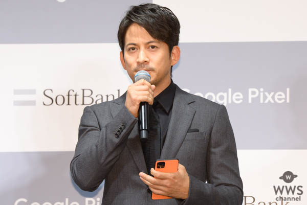 V6・岡田准一、「携帯の新しい時代が始まる」！ソフトバンク新型スマホ「Google Pixel 4」の感想語る