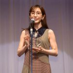 フリーアナウンサー田中みな実が「第32回 日本 メガネ ベスト ドレッサー賞」特別賞を受賞！「ファッションの一部としても楽しんでいます」