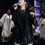 AI、20周年記念プレミアムライブで一流ミュージシャン達総勢23名と大迫力のパフォーマンス！