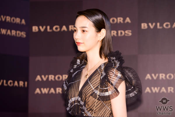 のんが透け感のロングドレスで「ブルガリアウローラ アワード」のフォトコールに登場！＜BVLGARI AVRORA AWARDS 2019＞