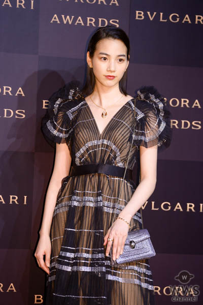 のんが透け感のロングドレスで「ブルガリアウローラ アワード」のフォトコールに登場！＜BVLGARI AVRORA AWARDS 2019＞