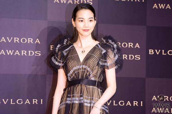 のんが透け感のロングドレスで「ブルガリアウローラ アワード」のフォトコールに登場！＜BVLGARI AVRORA AWARDS 2019＞