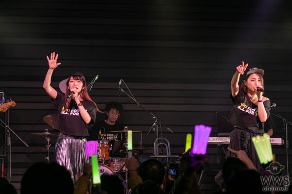 吉川友、ワンマンライブでぱいぱいでか美とラップで地元の情景を歌った新曲「都会のオンナ」を初披露！