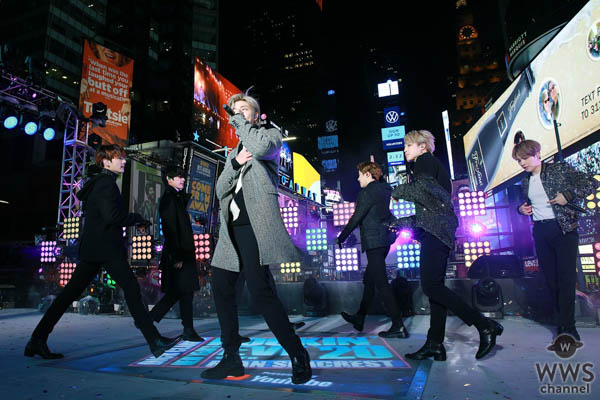 BTS、米ニューヨーク・タイムズスクエアで米最大新年ライブショー’NEW YEAR’S ROCKIN’ EVE‘で全世界の心を掴んだパフォーマンス！