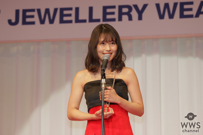 女優・有村架純が「第31回日本ジュエリーベストドレッサー賞」20代部門を受賞！