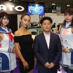 【動画】FORGIATO JAPANブースでストリート系美女＆クラシックカーをサーキットクイーン・朝陽唯、萩ゆりのがレポート！＜東京オートサロン2020＞
