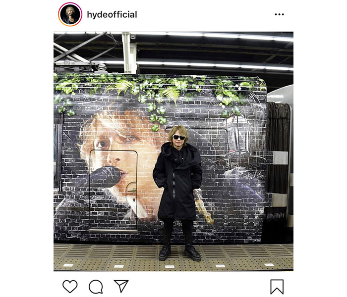 HYDEがラッピング特急「HYDEサザン」の前で記念写真！「なんて素敵」「和歌山行きたーい」「引っ越そうかしら」など大反響