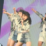 【ライブレポート】HKT48、村重ワールド全開で起こった2時間のセンター交代劇「切り替え速いな！」＜AKB48グループ TDCホールライブ祭り＞