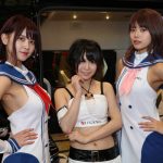 【動画】コンパニオン・亜桜みくりにサーキットクイーン・朝陽唯、萩ゆりのがインタビュー！ゴージャスなカスタムハイエースもレポート＜東京オートサロン2020＞