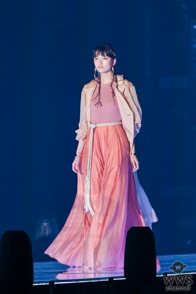 新川優愛、茅島みずき、池田エライザが東京ガールズコレクションのランウェイに登場！＜TGC 2020 S/S＞