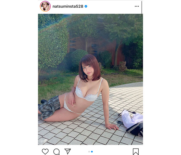 平嶋夏海、制服脱ぎ捨てるセクシーオフショットを公開！「ヤバい」「素晴らしい」
