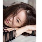 松本まりか、目力がスゴい「FLASH」オフショットを公開「綺麗過ぎます」「写真のまりかさんステキ」
