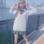 ねおの眩しすぎる制服ショットが話題！「制服似合いすぎ」「スタイル良くて羨ましい」