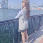 ねおの眩しすぎる制服ショットが話題！「制服似合いすぎ」「スタイル良くて羨ましい」