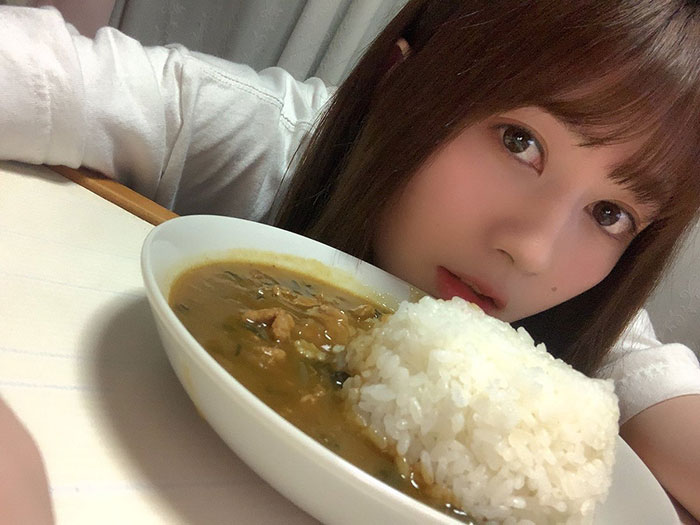 SKE48 江籠裕奈、生電話がお風呂上がりを直撃！「電話不意打ちすぎ笑」