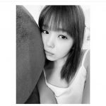 藤田ニコル、タンクトップ姿のおうち写真を公開！「肌が綺麗」「スッピン最高」「世界一美しい」