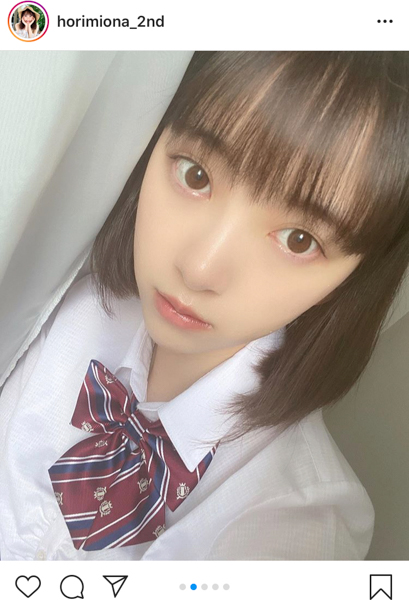 乃木坂46 堀未央奈、『君の名は。』の再現コスプレを披露！「リアル三葉や」「制服姿似合いすぎ」