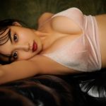 黒木ひかり、ハタチ直前の大人ビューティな色気ショット公開「今回の撮影もはりきっております！」