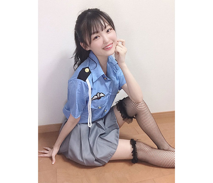 NMB48 新澤菜央、セクシーすぎる網タイツポリス写真にファン悩殺！「どんな取り調べも受けさせていただきます」