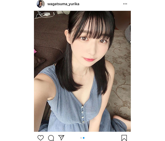 我妻ゆりか、肩出しワンピのまったりショット披露「とっても可愛い」「風のような雰囲気が素敵」