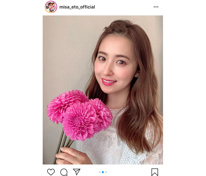 衛藤美彩、ダリアの花言葉が似合う美麗ショットをお届け「お花とみさ先輩お綺麗です」