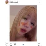 藤田ニコル、金髪＆金魚が泳ぐ自撮りショット公開「夏だ」「金髪ニコルが好き」