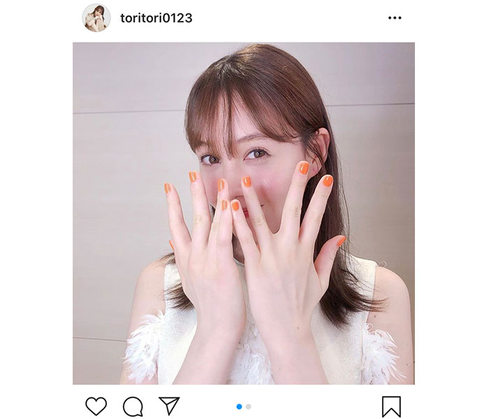 トリンドル玲奈、オレンジのネイルで現場復帰を報告「久々トリちゃん癒される」「お仕事頑張ってください」