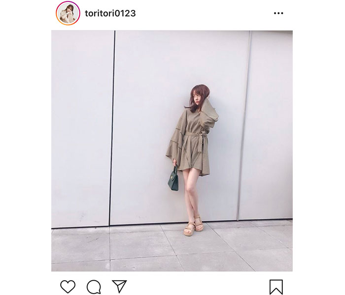 トリンドル玲奈、髪をなびかせた美脚ショットに「素敵」「脚も細くて長く綺麗！」と反響