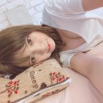 桃月なしこ、激レアな自宅グラビアの添い寝オフショットを公開！「絶対買う！！」「顔も体も凄い綺麗」と反響