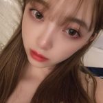 乃木坂46 堀未央奈、添い寝風ショットをインスタで披露！「金髪似合う」「毎日の癒しです」