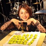 吉川友、半年ぶりのワンマンライブで粒数えに挑戦！「32粒、数えたー！」