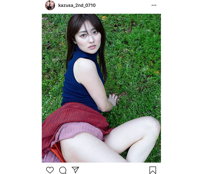 奥山かずさ、写真集から純白美脚の未公開カット公開！