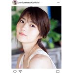 若月佑美、透き通る美肌で「ヤングマガジン」表紙に登場