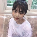吉田莉桜、オフ感満載のお団子ヘアショットを公開！「雰囲気変わりますね！」「こう言う感じが一番好き」