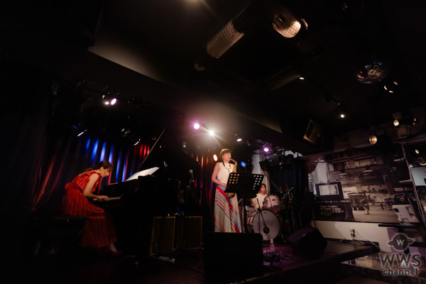 "美人サックス奏者"中村有里が、配信LIVEを実施。ファンからも賞賛の声多数！
